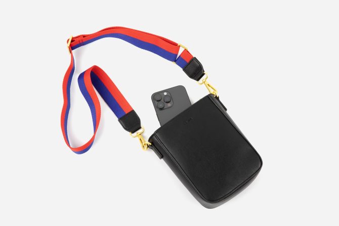 The Essential Crossbody - Black - Image 9